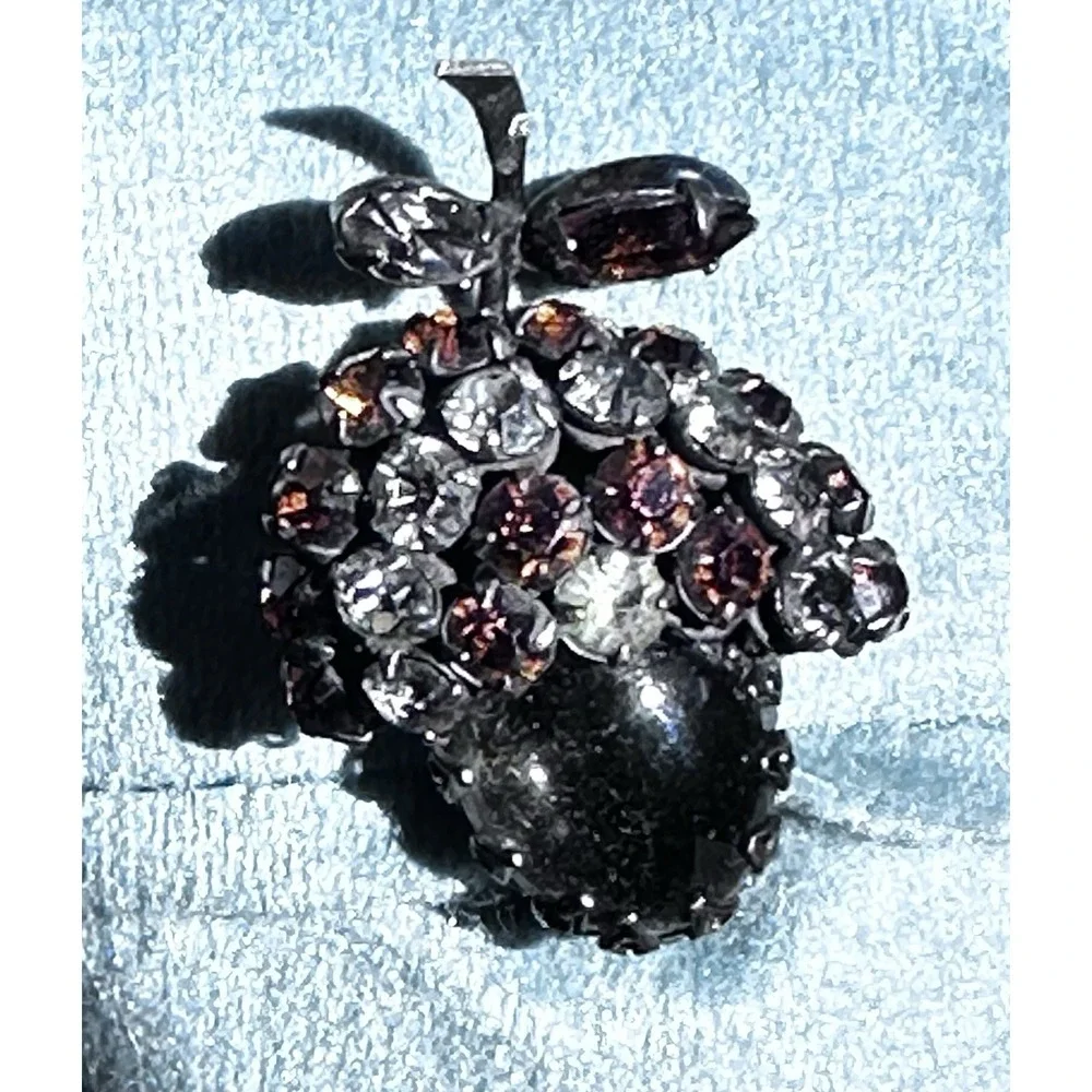 VTG Unsigned Schreiner NY Berry Rhinestone Cabochon 2 Prong Dress Fur Clip RARE